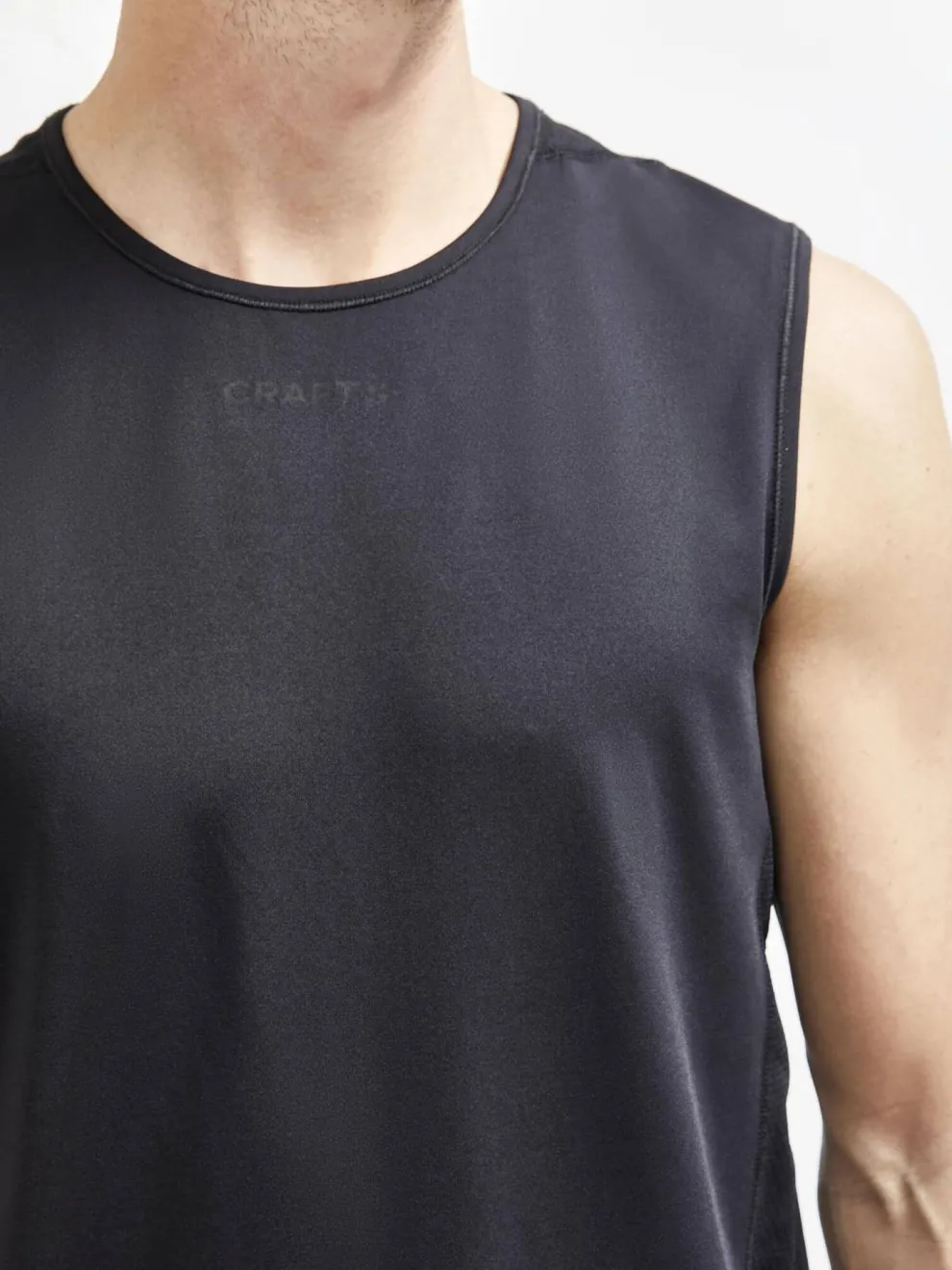 MEN'S ADV ESSENCE SINGLET TRAINING TEE