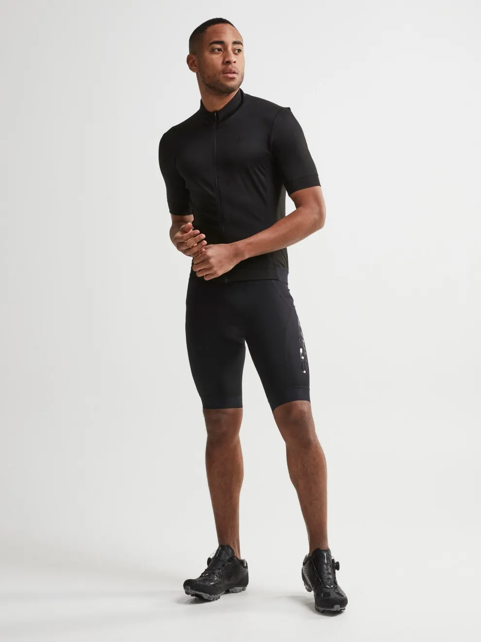 MEN'S ESSENCE CYCLING SHORTS - Black
