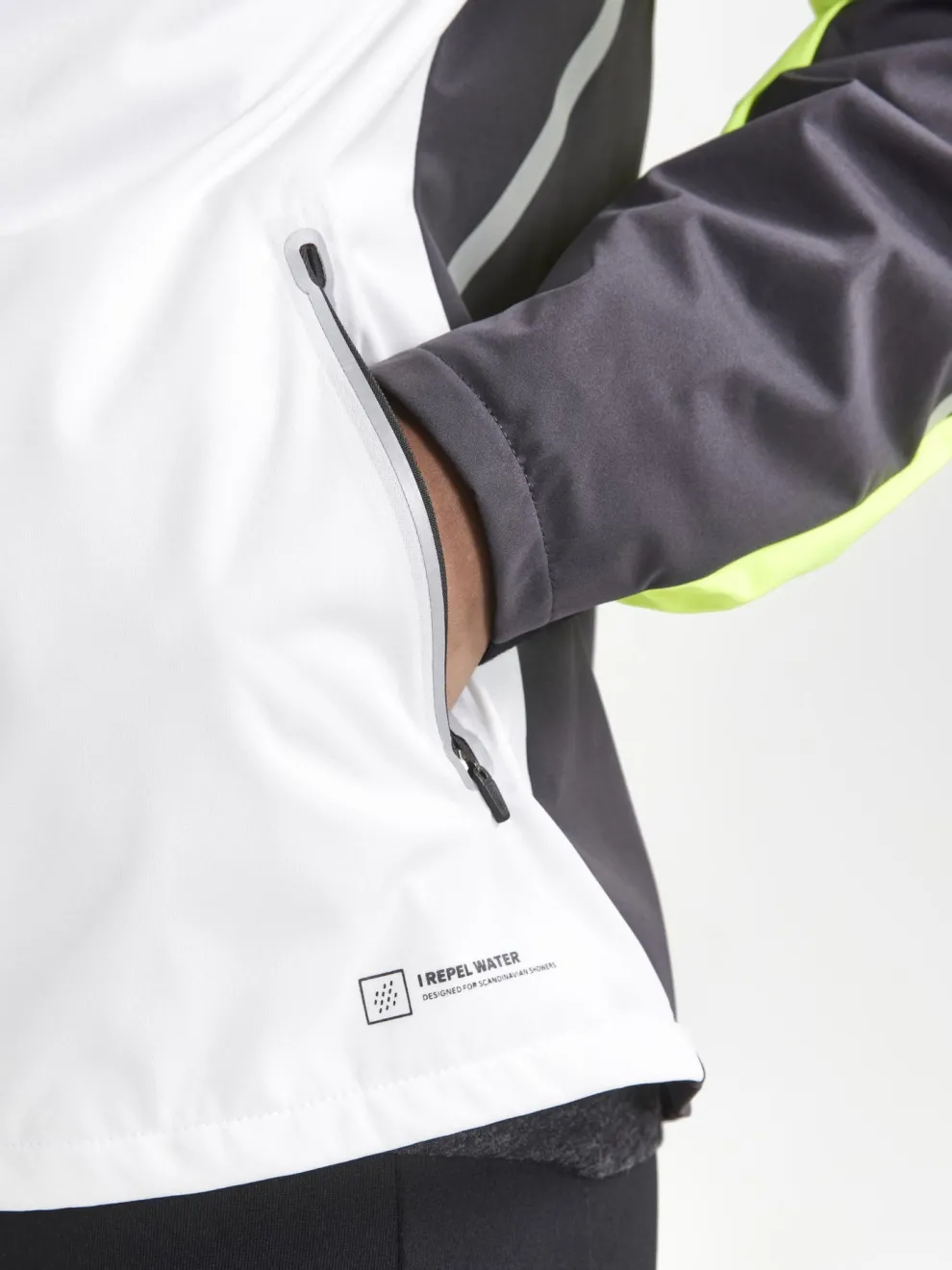 WOMEN'S PRO HYDRO LUMEN RUNNING JACKET 2